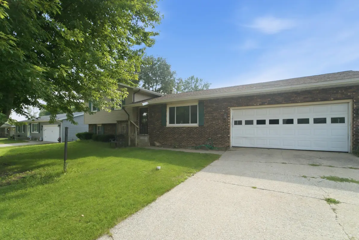 609 Black Oak DR, Trail Creek, IN 46360