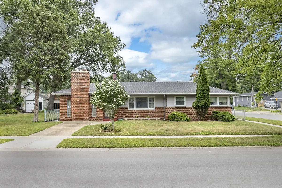 203 N Wiggs ST, Griffith, IN 46319