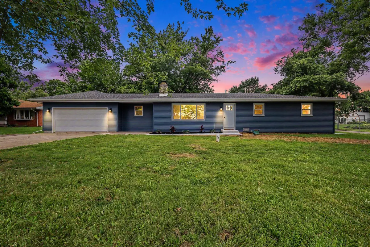 838 N 450, Valparaiso, IN 46385