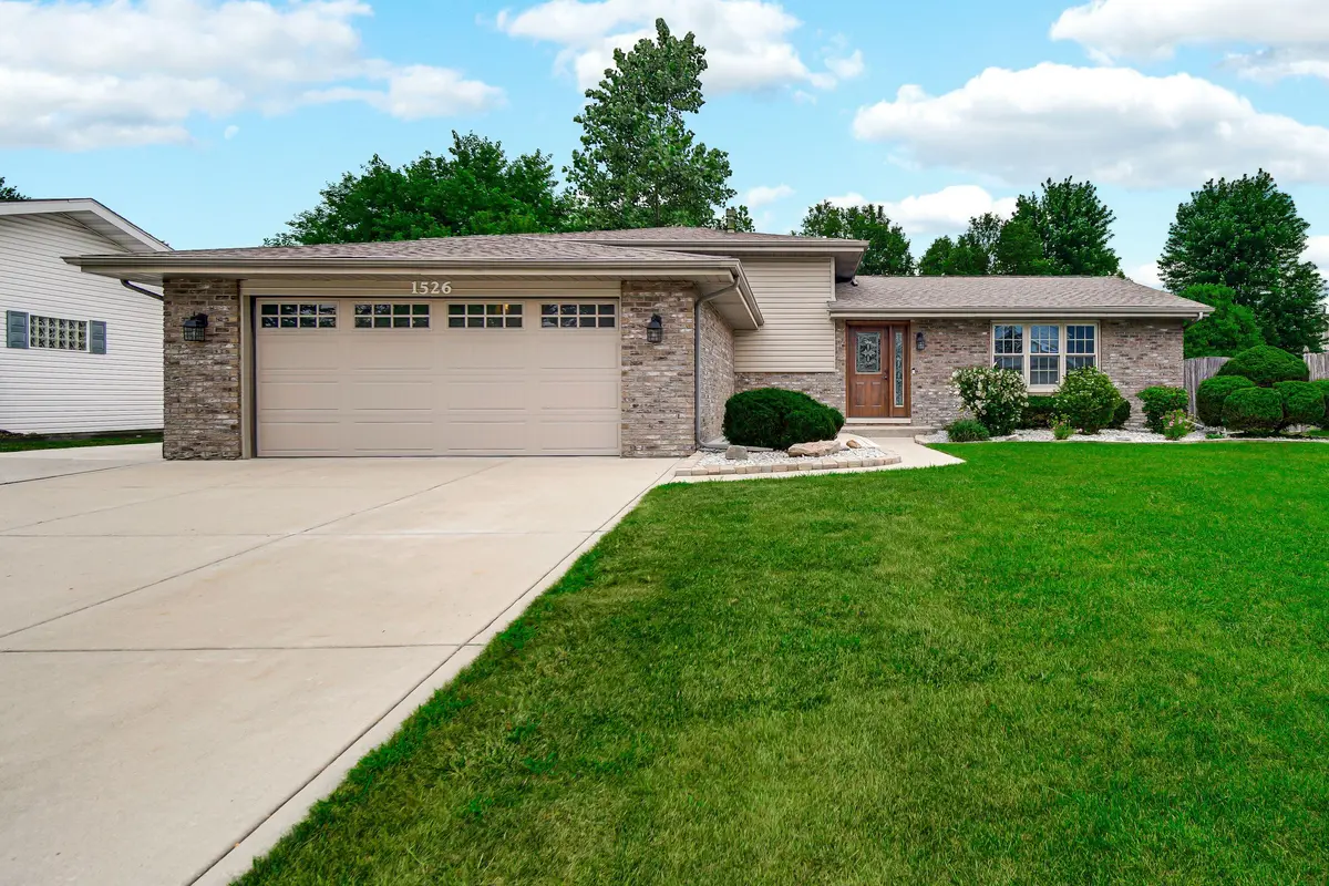 1526 Clover Lane, Schererville, IN 46375