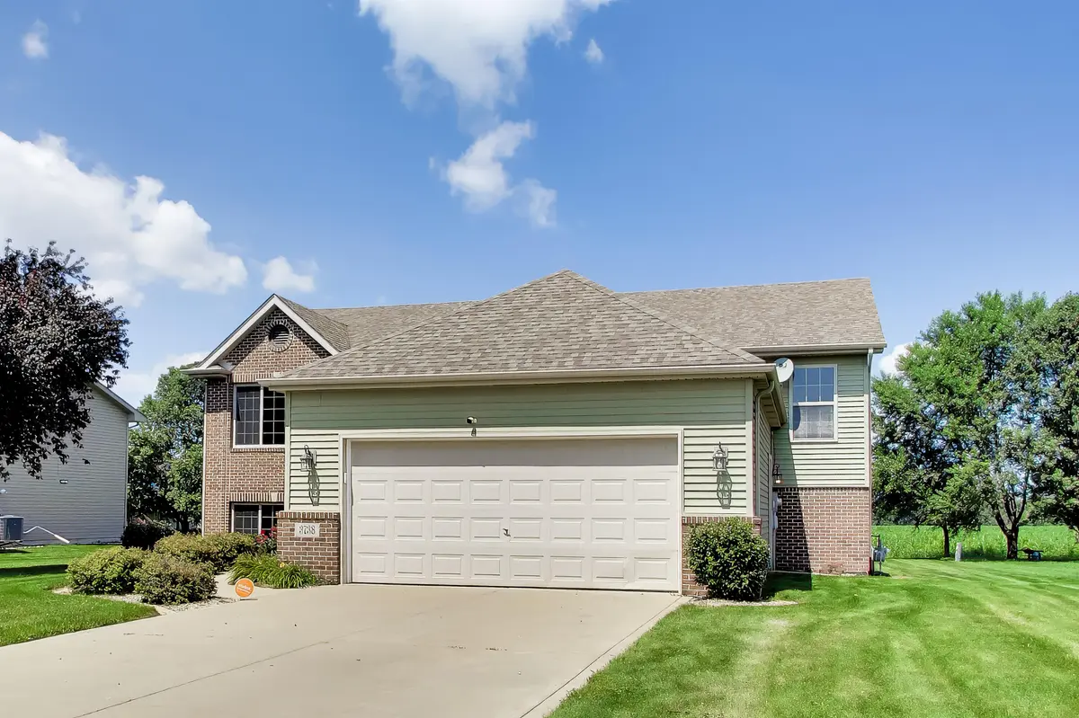 3738 W 68th AVE, Merrillville, IN 46410