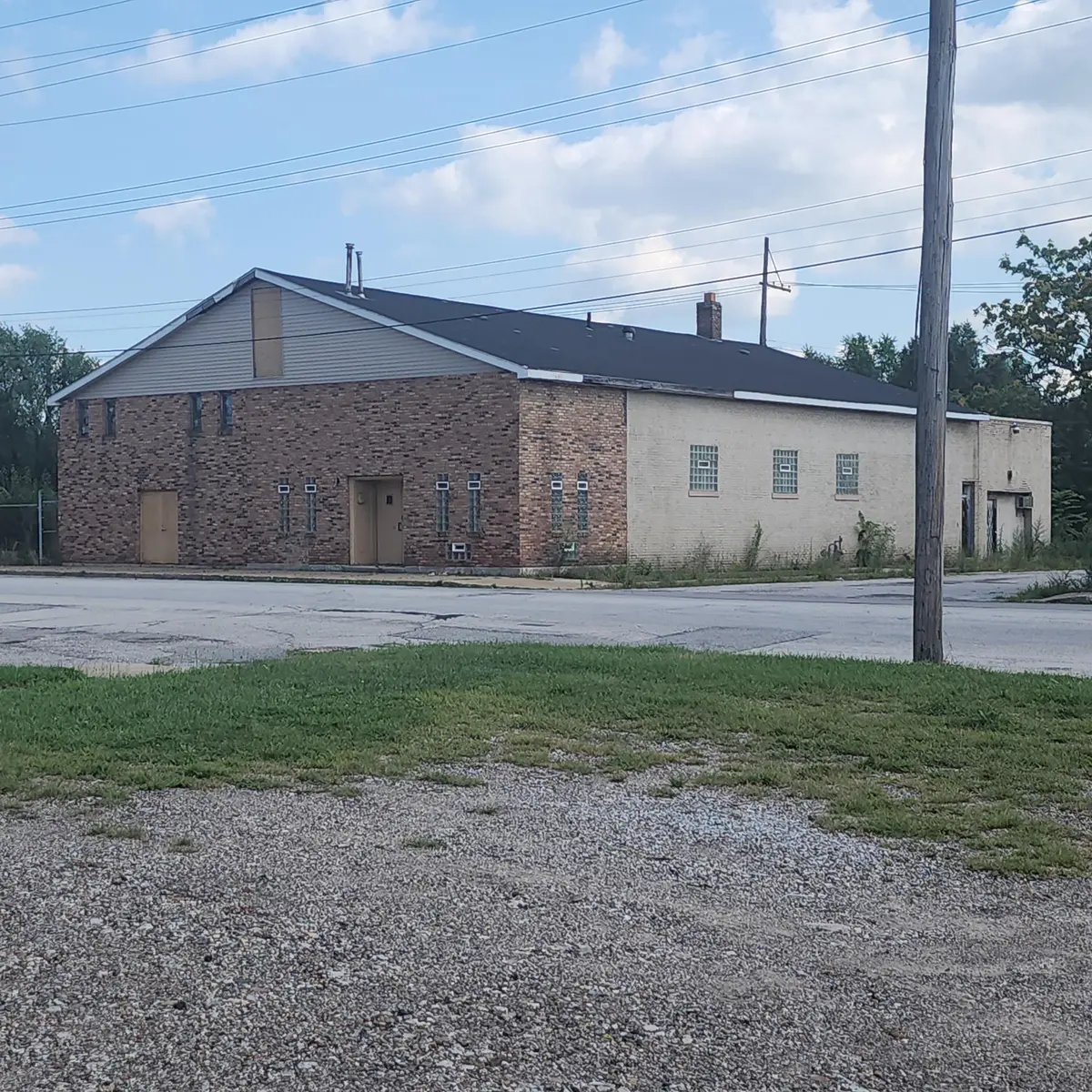525 W 11th AVE, Gary, IN 46402
