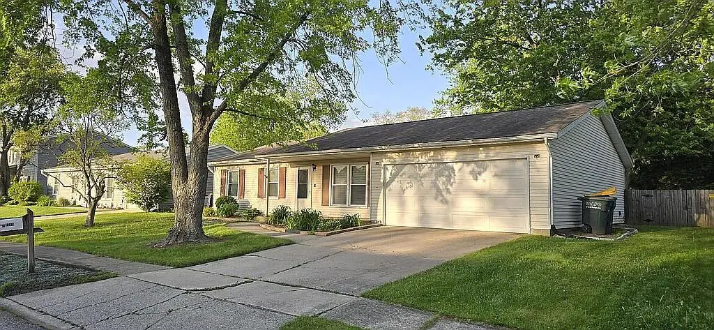 2304 Shaker DR, Valparaiso, IN 46383