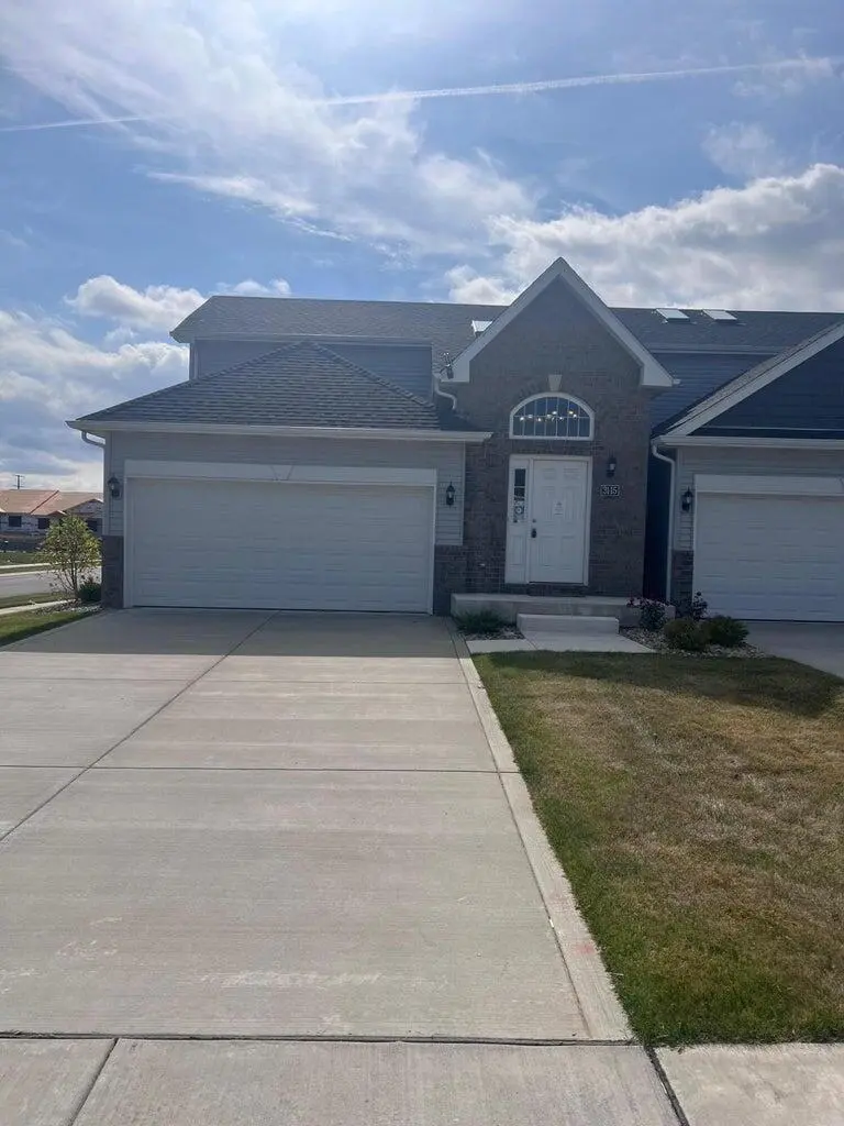 3041 W 82nd PL, Merrillville, IN 46410