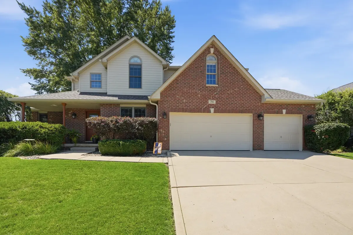 795 Morningside CT, Crown Point, IN 46307