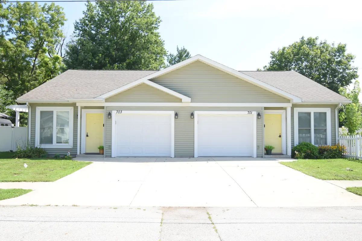 701-703 N College AVE, Rensselaer, IN 47978