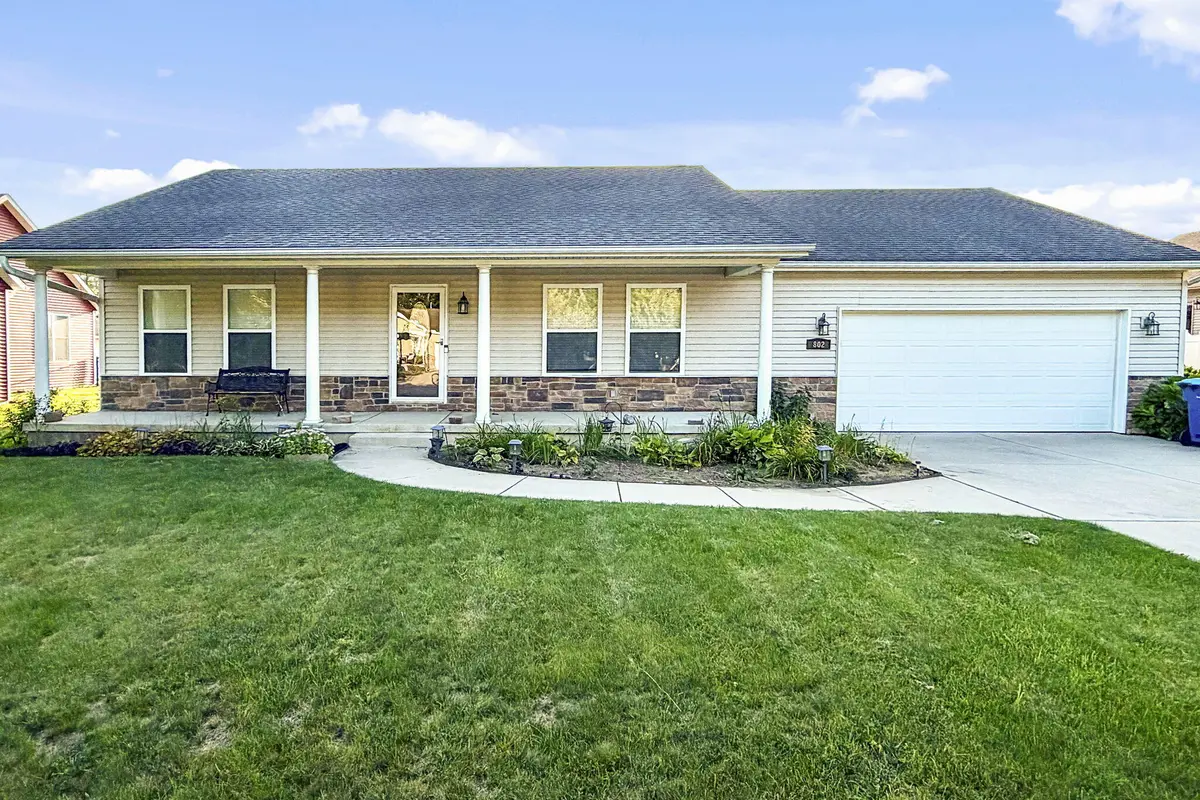 802 Vanessa WAY, Kouts, IN 46347