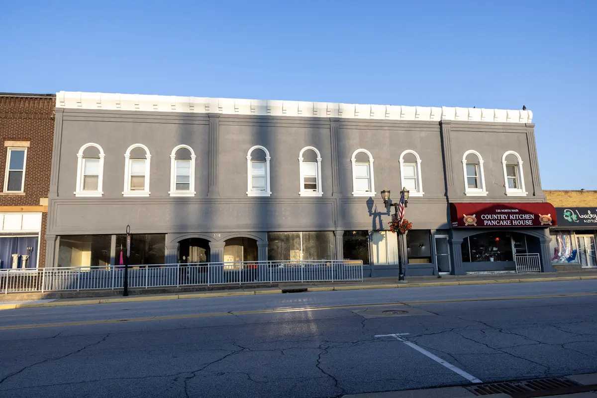 118-120 N Main ST, Hebron, IN 46341