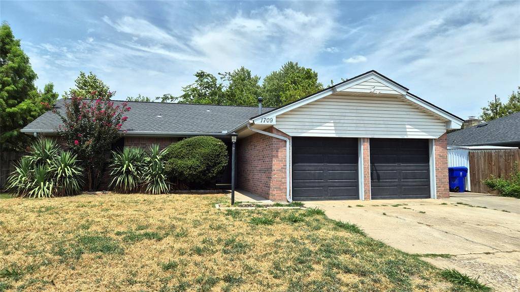 1709 Sandalwood DR, Norman, OK 73071