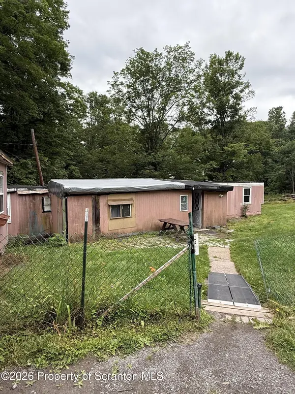820 Lake Henry RD, Lake Ariel, PA 18436