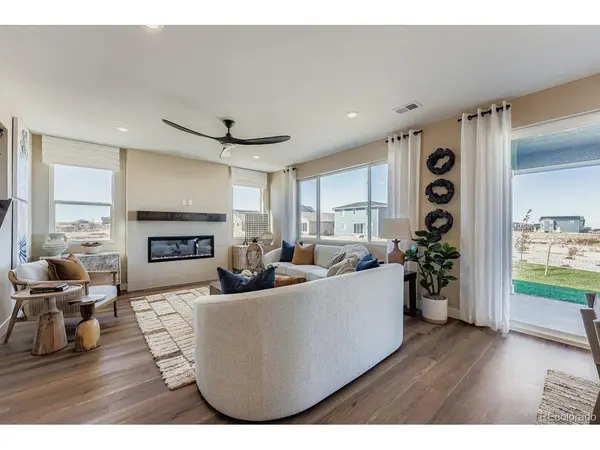 54988 E 28th, Strasburg, CO 80136