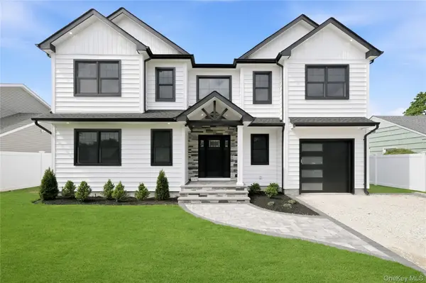 3569 Roger DR, Wantagh, NY 11793