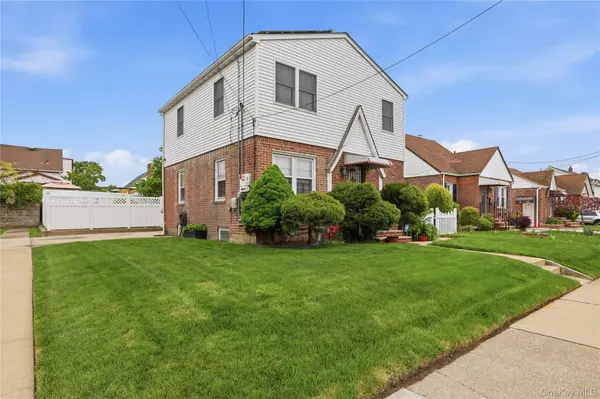 1 Ivanhoe PL, Valley Stream, NY 11580
