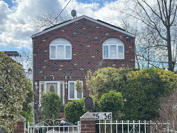 225-36 113th AVE, Queens Village, NY 11429
