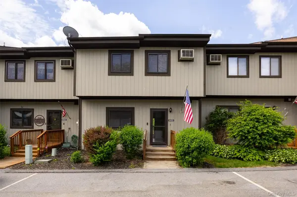 6103 Chelsea CV, Hopewell Junction, NY 12533