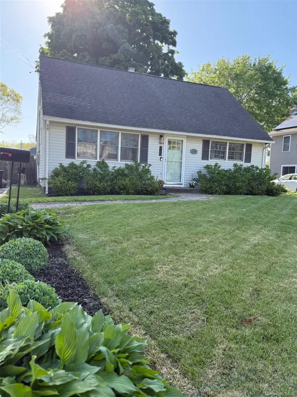 175 Noel DR, Centereach, NY 11720