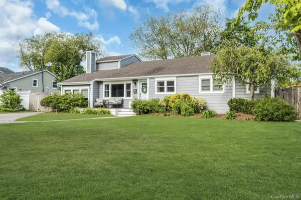 121 Lowell RD, Sayville, NY 11782