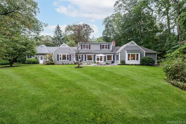 3 Peacock Pond RD, Glen Cove, NY 11542