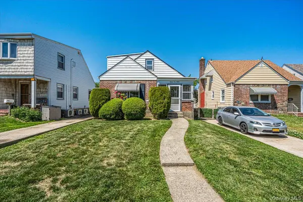 85-12 248th ST, Bellerose, NY 11426