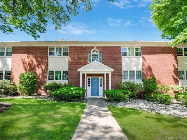 80 Bon Aire CIR #R12, Suffern, NY 10901
