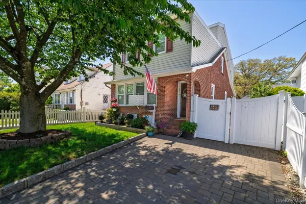 2015 Freeman AVE, East Meadow, NY 11554