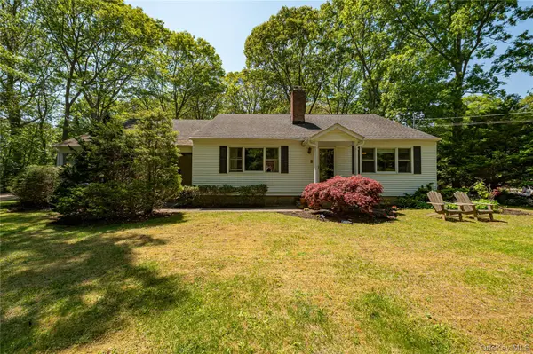179 Dix Hills RD, Dix Hills, NY 11746