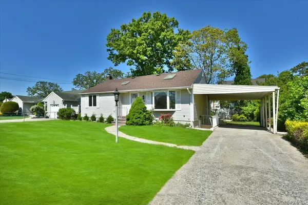 79 Columbus BLVD, Amityville, NY 11701