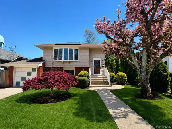 2073 Washington ST, Merrick, NY 11566