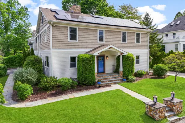 10 Bogert PL, Bronxville, NY 10708
