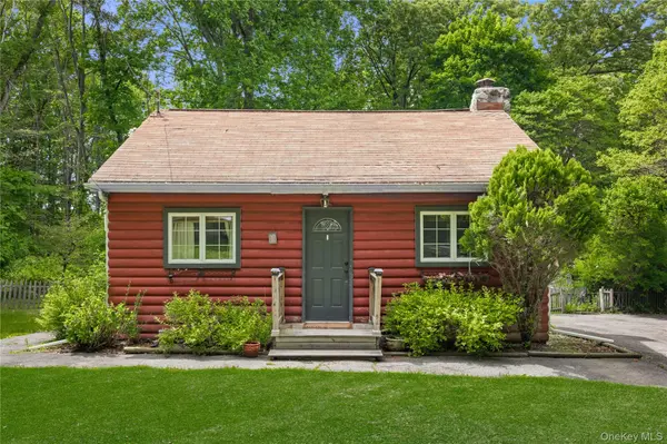 10 McGregor LN, Crompond, NY 10517