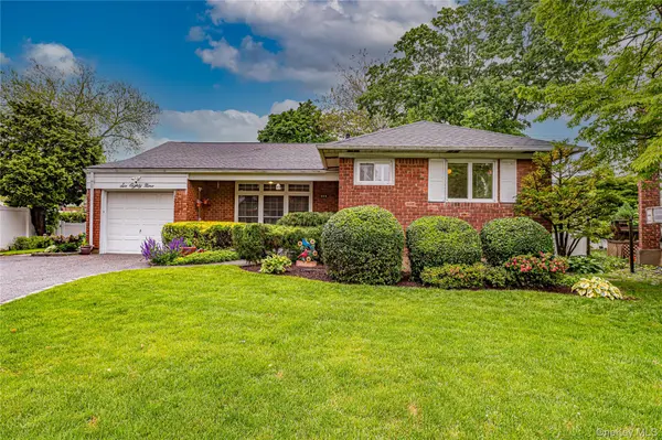 689 Bruce DR, East Meadow, NY 11554