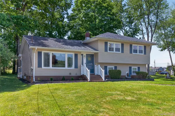 4 Saint Eve CT, Middletown, NY 10940