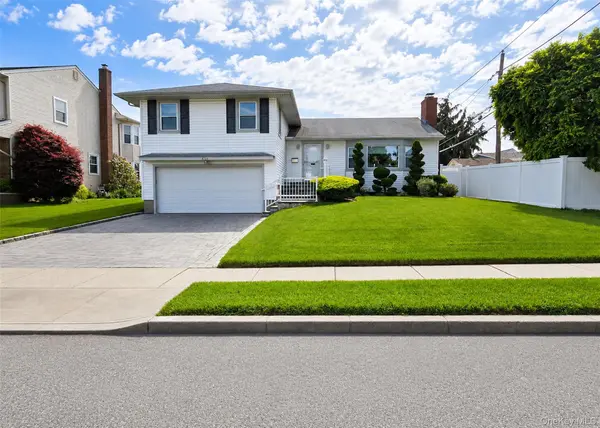 866 Abbott ST, East Meadow, NY 11554