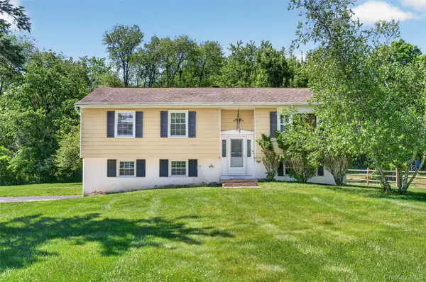 6 Keith PL, Campbell Hall, NY 10916