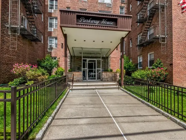 61 Bronx River RD #3B, Yonkers, NY 10704