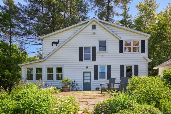 7 Blum RD, Chatham, NY 12075