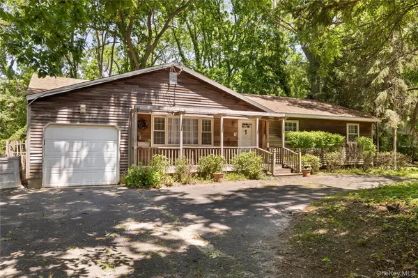 123 Lower Sheep Pasture RD, East Setauket, NY 11733