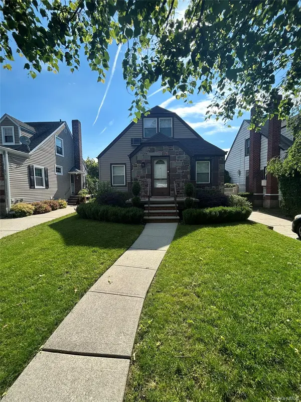 8721 250th ST, Bellerose, NY 11426