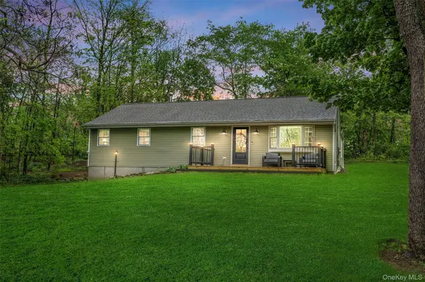 2 Otter RD, Campbell Hall, NY 10916