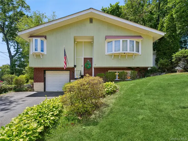 2 Highfield AVE, Port Washington, NY 11050