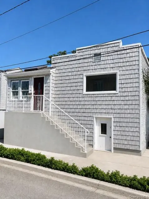 4 Jarvis CT, Far Rockaway, NY 11691