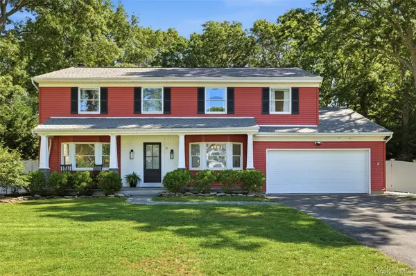 9 Northumberland DR, Shoreham, NY 11786