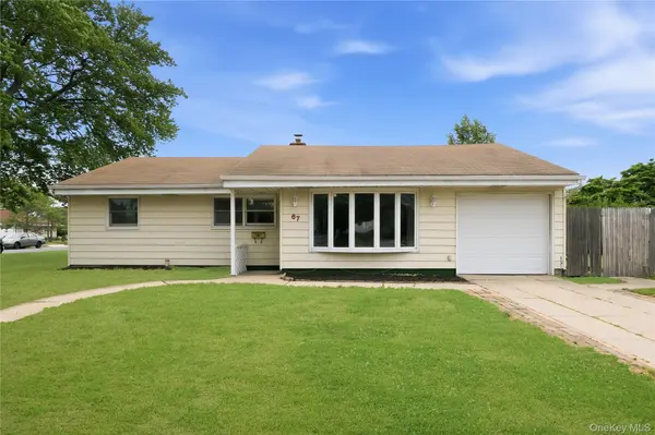 67 E End AVE, Hicksville, NY 11801