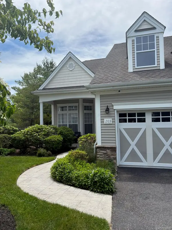 203 Bach CT, Eastport, NY 11941