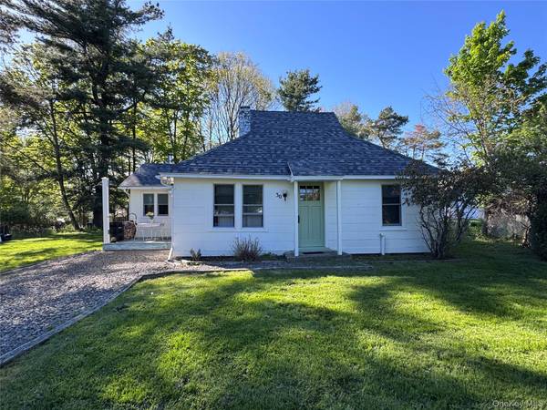 30 Starling RD, Craryville, NY 12521