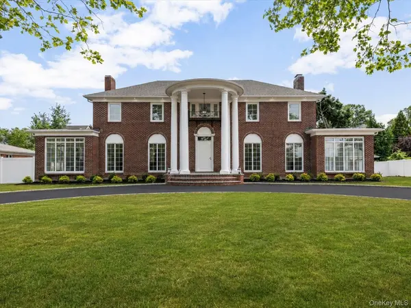 300 Demott AVE, Rockville Centre, NY 11570