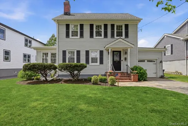 17 Norman AVE, Amityville, NY 11701