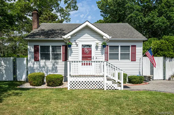 289 McKinley DR, Mastic Beach, NY 11951