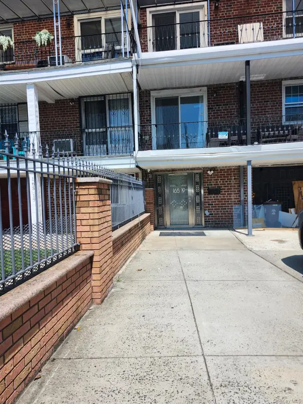 165-19 CHAPIN PKWY #3, Jamaica, NY 11432