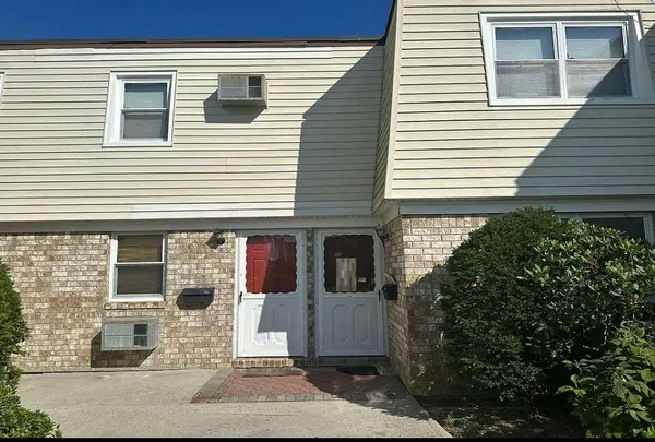 15 Harrison Ave #60G, Amityville, NY 11701